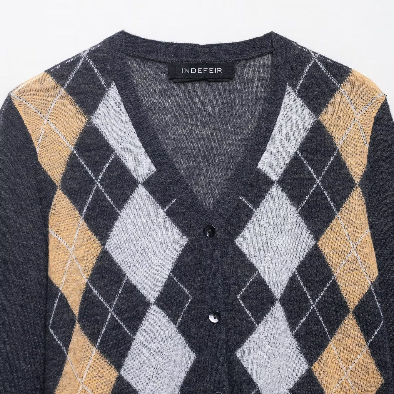 Diamond patterned knitted jacket