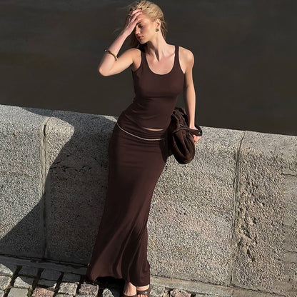 Women's Solid Color Crop Top with Fitted Pleated Skirt Set