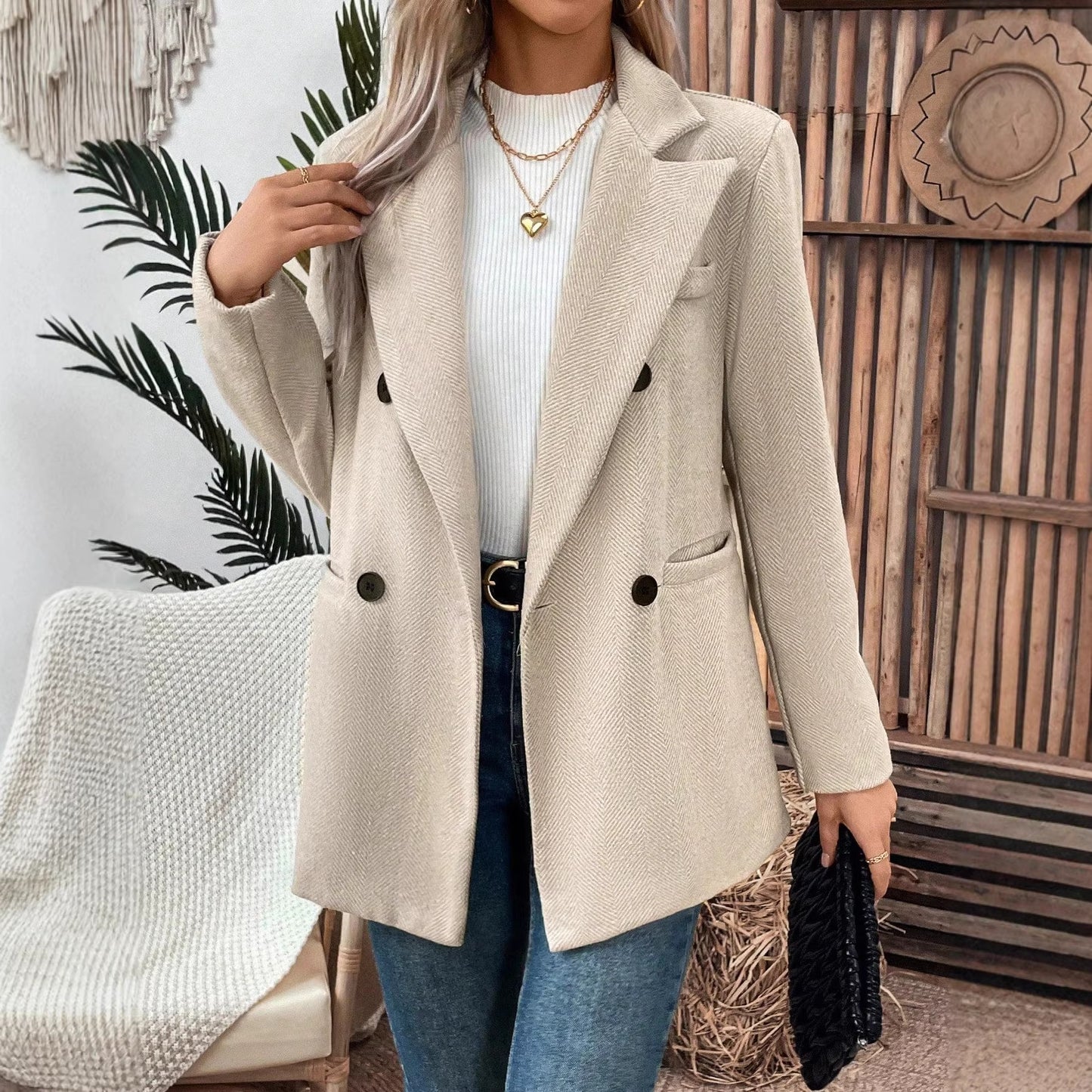 Long sleeved double breasted suit jacket
