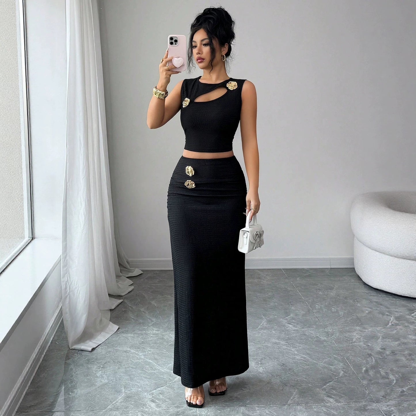 Sleeveless top, hip hugging long skirt set