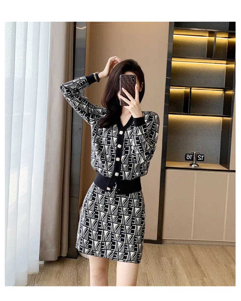 Xiaoxiangfeng Knitted Two Piece Set Skirt