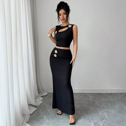 Sleeveless top, hip hugging long skirt set