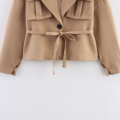 Elegant jacket with three-dimensional pocket belt decoration