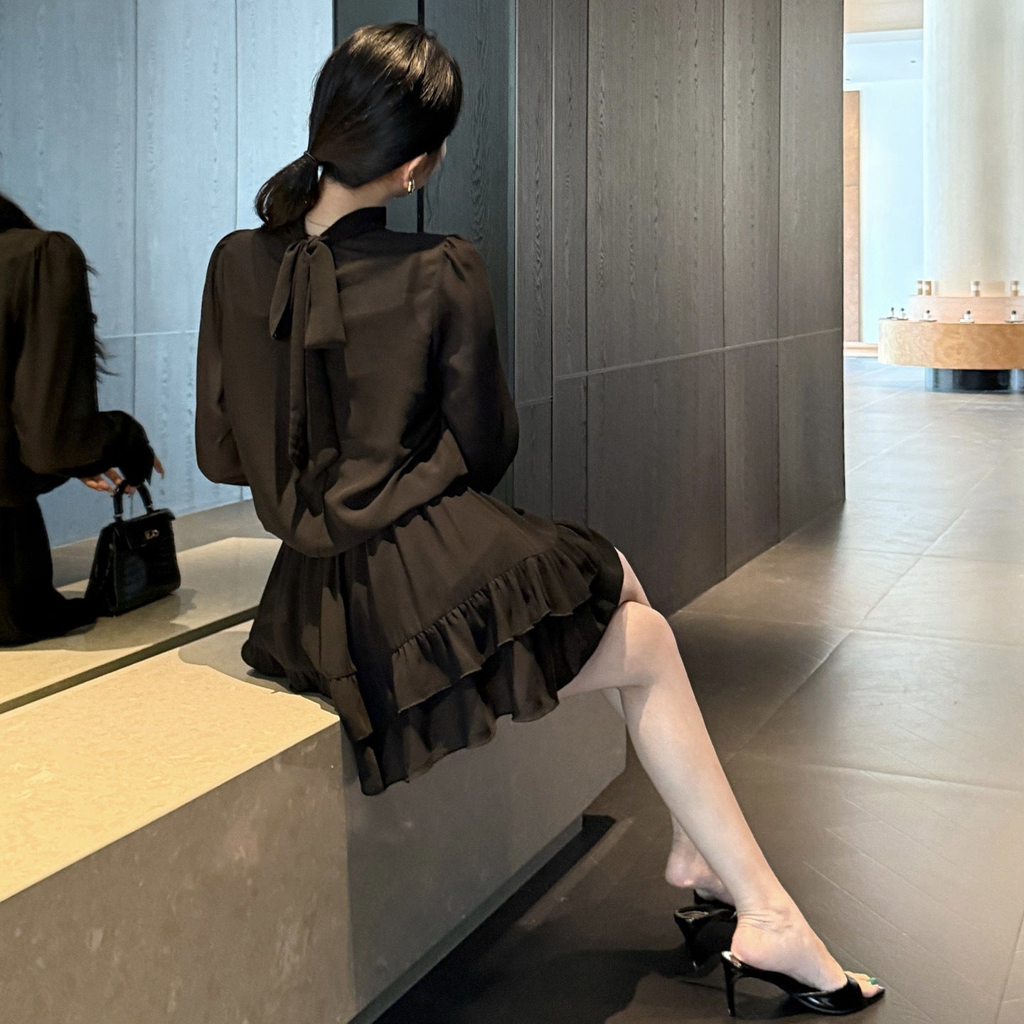 Chiffon Half High Collar Queen Style Perspective Set for Women