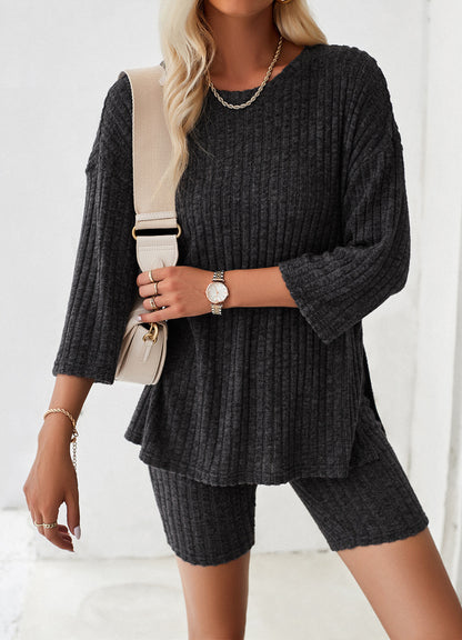 Elegant and fashionable casual short pants set