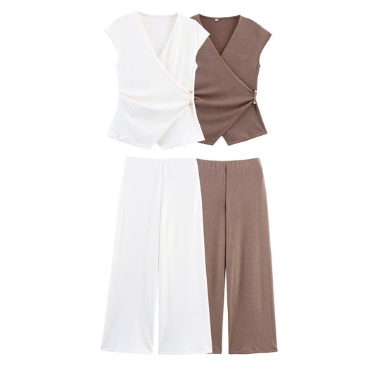 Elegant Sleeveless Top and Wide-Leg Pants Set with Style Design
