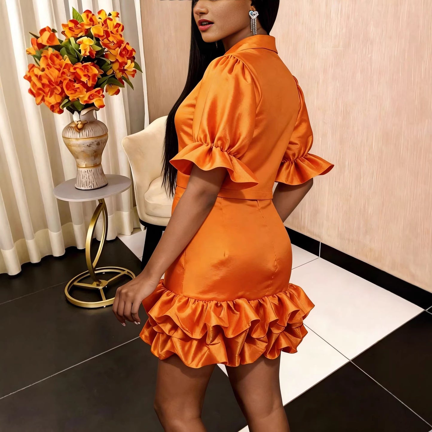 Tailored hip hugging short skirt set