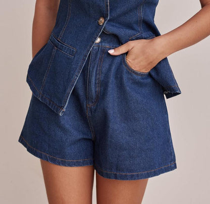 Fashionable sleeveless waist cinched high waisted loose denim shorts set
