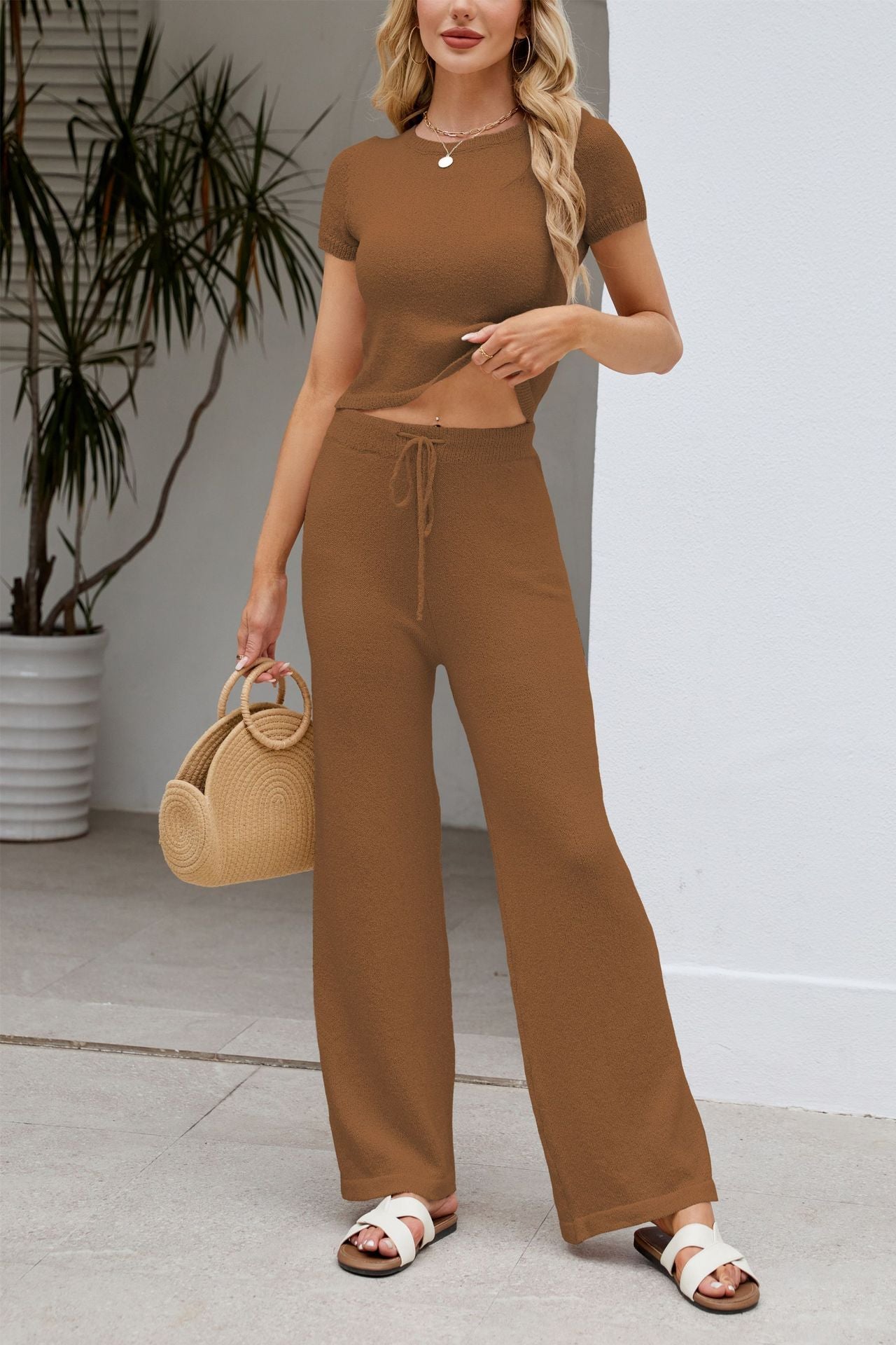 Solid color round neck short sleeved set