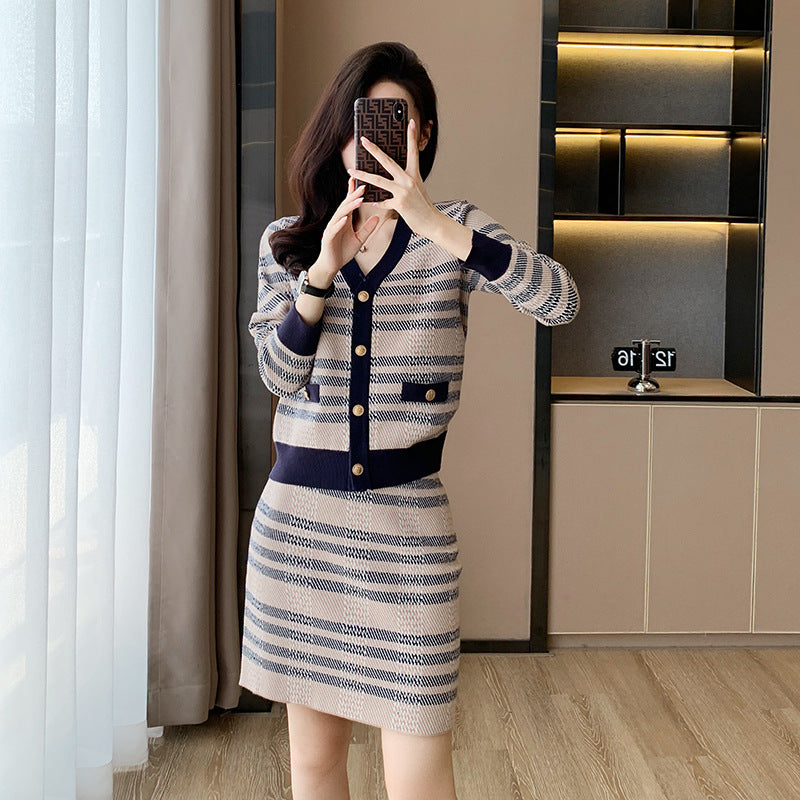 Cardigan long sleeved skirt set